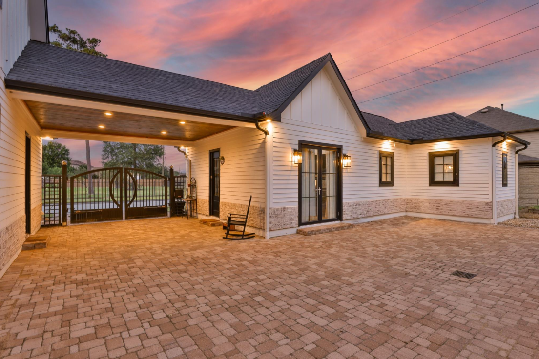 20035 New Kings Trail Kingwood TX 77346 Casita Listed by Pati Juarez Red Hawk Property Team JLA Realty