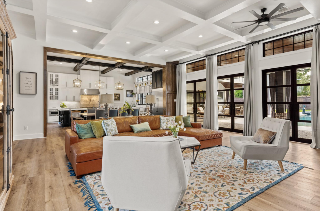 20035 New Kings Trail Kingwood TX 77346 Front of Living Room Listed by Pati Juarez Red Hawk Property Team JLA Realty