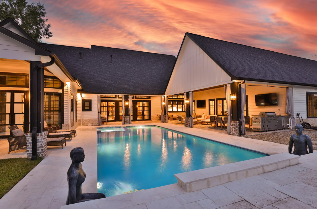 20035 New Kings Trail Kingwood TX 77346 Pool Listed by Pati Juarez Red Hawk Property Team JLA Realty